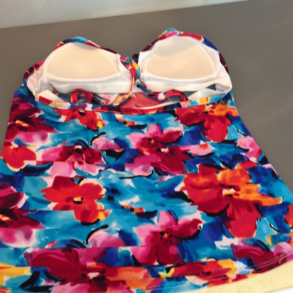 St. John’s Bay  swimsuit top & shorts size 10 - Picture 6 of 12